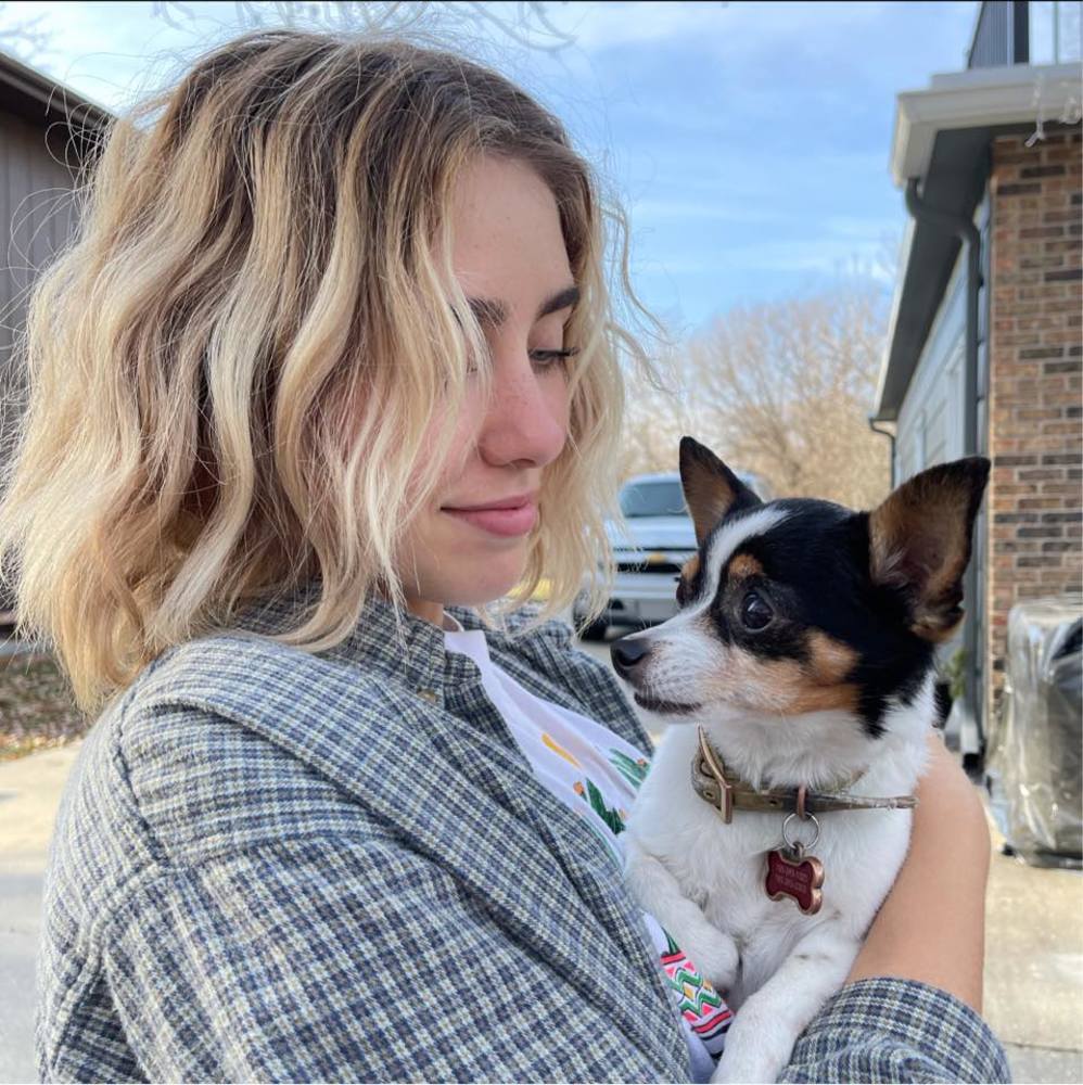 Meet your Posher, Neva